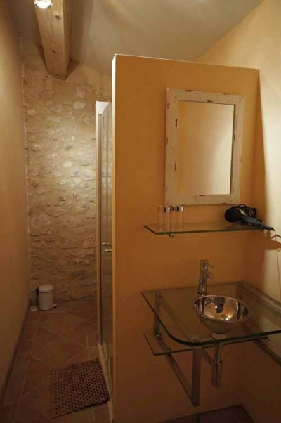  Mas de Cartelli hoofdgebouw badkamer (2) 